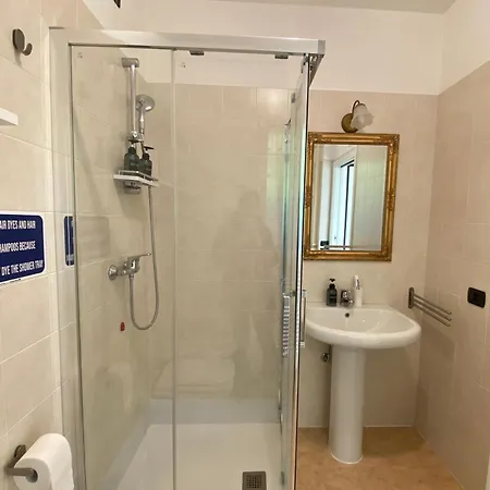 Flat - View & Balcony, Near The Center Casa de Férias Bellagio